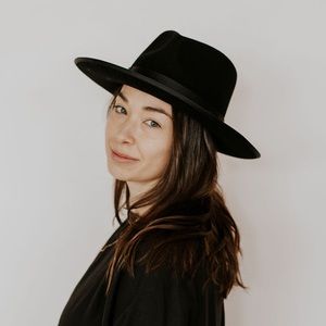 Meet your Posher, Sheena